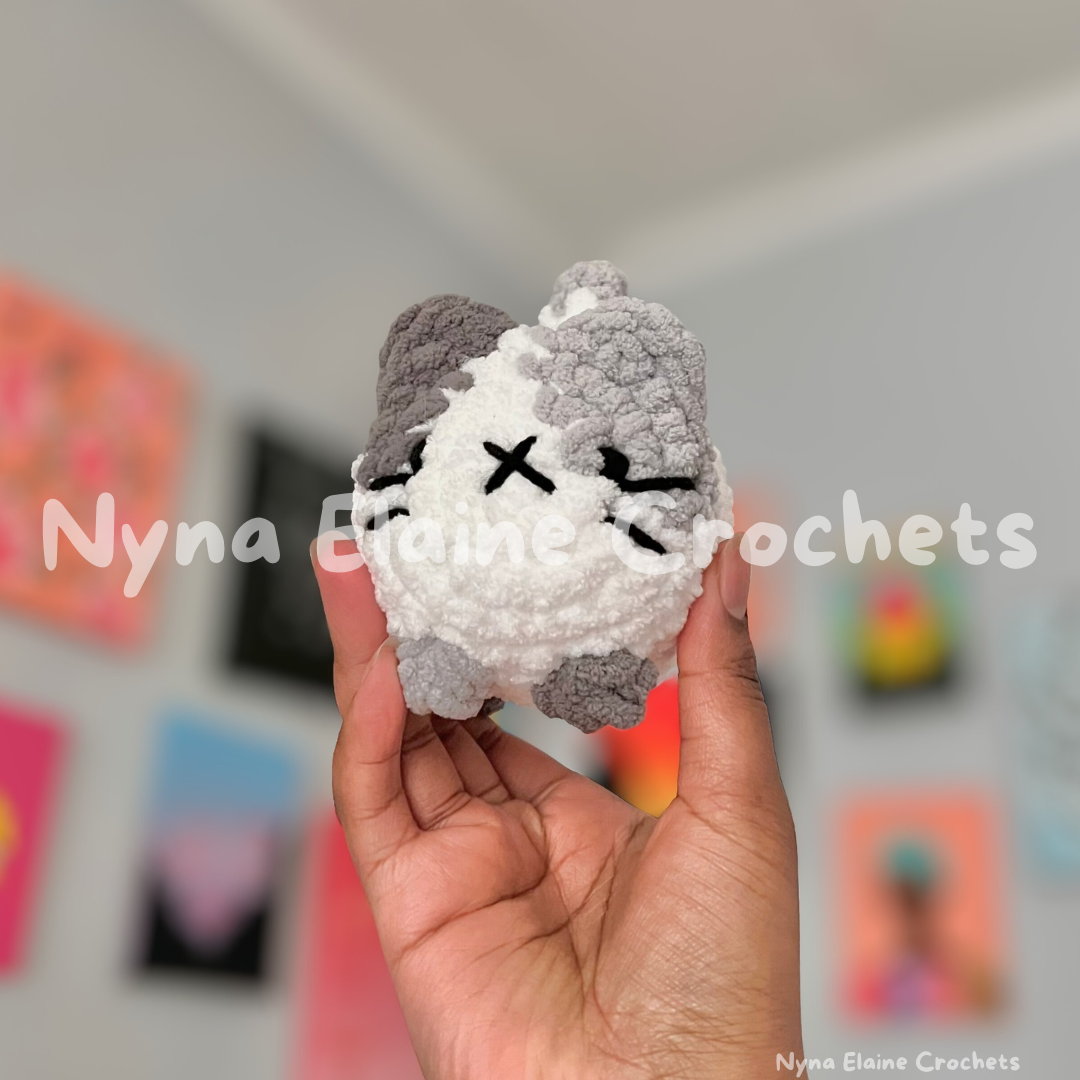 Loaf Kitten Crochet Plushie Grey/ White