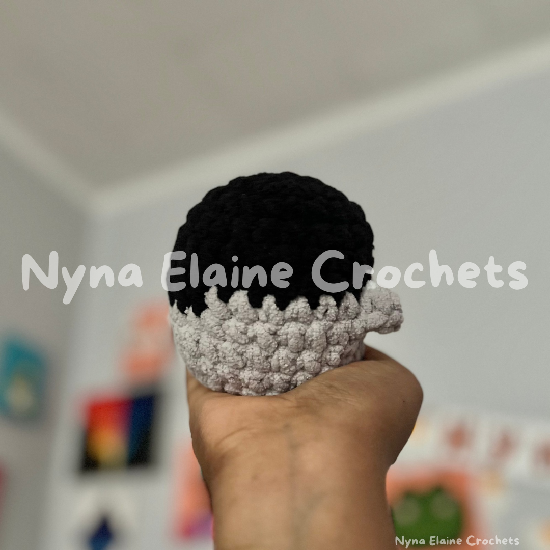 Mini Penguin Plushie Black/Grey